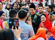 Presiden Joko Widodo : Istana Berkebaya,  karakter wanita Indonesia yang anggun dan bersahaja