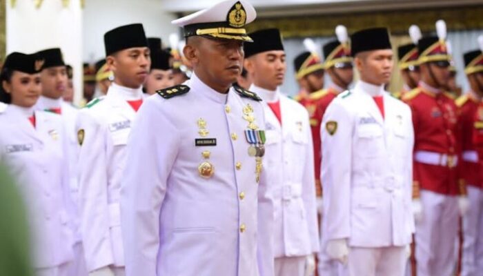 Tim Indonesia Jaya Bertugas pada Upacara Penurunan Bendera Sang Merah Putih di Istana Merdeka