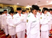 Tim Indonesia Maju Kibarkan Sang Merah Putih di Istana Merdeka