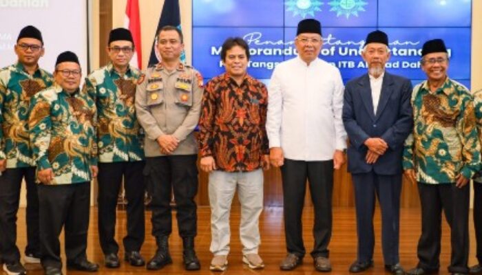 Pimpinan Daerah Muhammadiyah dan Aisyiyah Kota Tangsel Dikukuhkan