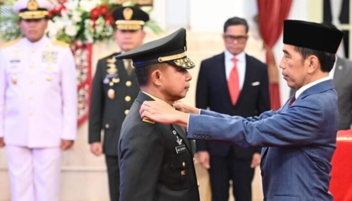 Presiden Jokowi Lantik Agus Subiyanto sebagai KSAD di Istana Negara