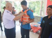 Tiga Paguyuban Perahu Wisata Terima Bantuan 50 Life Jacket