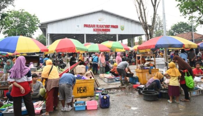 Biaya Lapak Gratis, Pasar Rakyat Pagi Kebumen Resmi Beroperasi