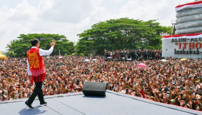 Di Festival Dangai Ehau, Jokowi Ajak Masyarakat Lestarikan Budaya Daerah