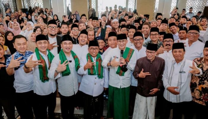 Menparekraf Sandiaga Uno Minta Santri Ponpes Fadhlul Fadhlan Semarang Implementasikan Strategi Green Ocean