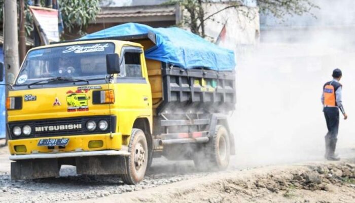 Pj Gubenur Bey: Truk Besar Hanya Boleh Melintas Di Parung Panjang Pukul 22.00-05.00