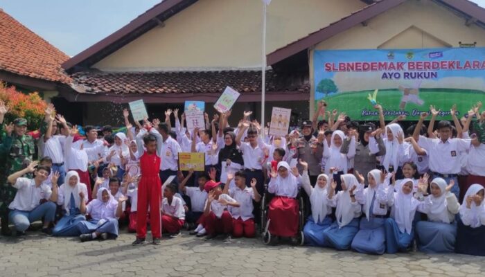 Stop Bullying, Ratusan SLB Demak Deklarasi Ayo Rukun