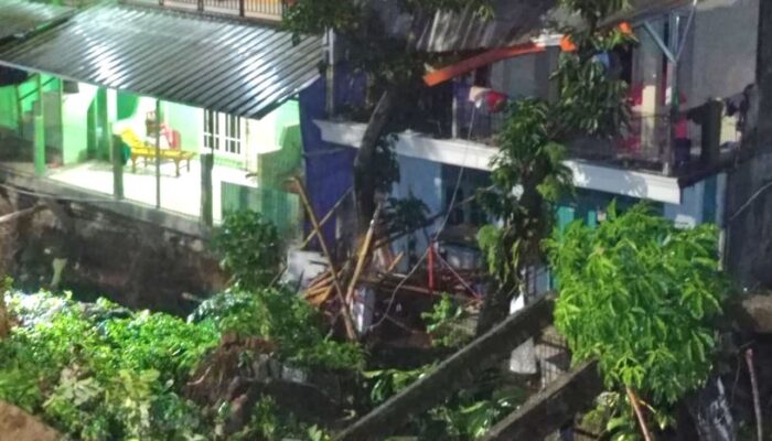 Tebing Setinggi 25 Meter Di Jalan Raya Tajur Bogor Longsor