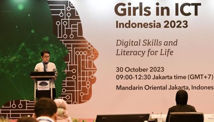 Tiga Langkah Kominfo Tingkatkan Literasi Digital Perempuan