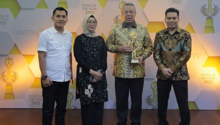 Wali Kota Tangerang Selatan Benyamin Raih Penghargaan Government Officer Di People of The Year 2023