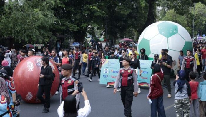 Warga Solo Antusias Sambut Throphy Tour Exprerience Piala Dunia U-17 2023