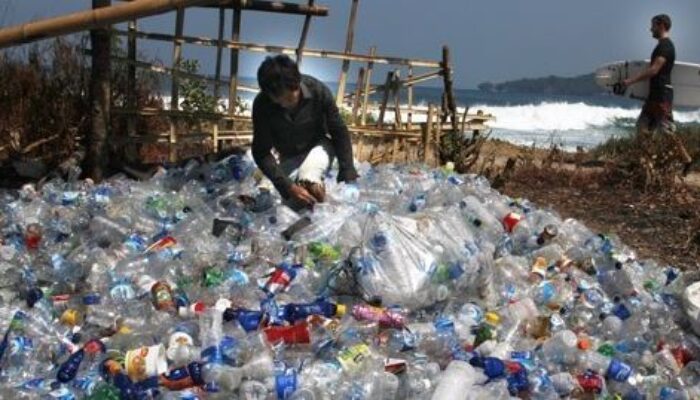 6 Kota Paling Banyak Ditemukan Sampah Plastik Minuman Ringan