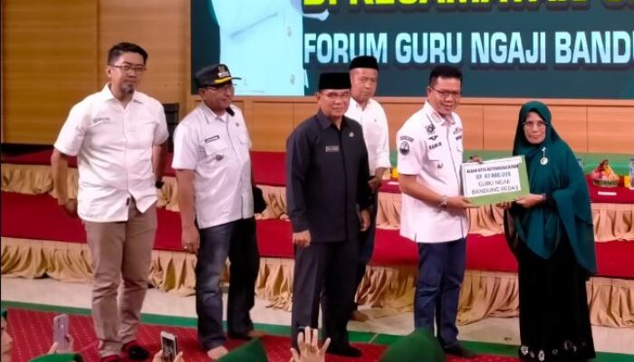 750 Guru Ngaji di Kecamatan Cileunyi Kabupaten Bandung Rasakan Langsung Manfaat Program Guru Ngaji