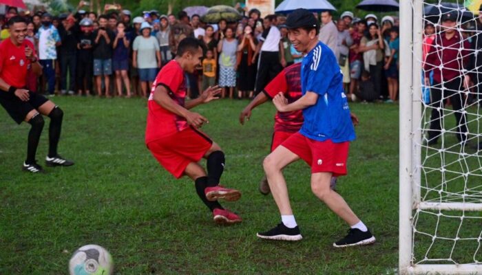 Cerita warga NTT, Pemain Legend Belum Tentu Bisa Bermain Bola Bersama Presiden Jokowi