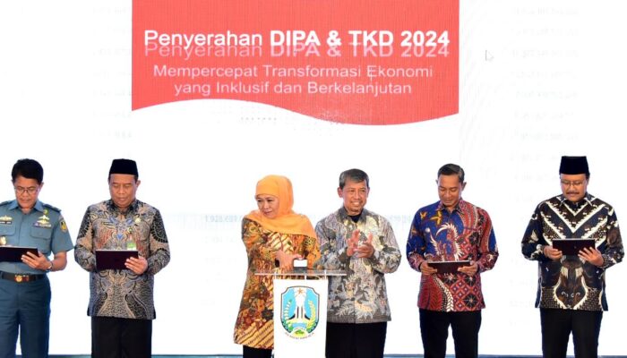 Penyerahan Anggaran 2024, Gubernur Jatim Khofifah: Disiplin, Teliti, dan Tepat Sasaran