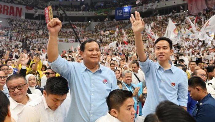 Prabowo-Gibran Luncurkan Program Makan Siang dan Minum Susu Gratis untuk Anak Sekolah