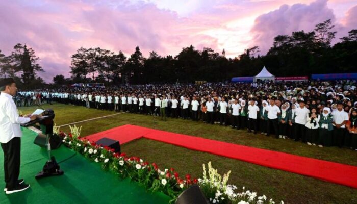 Ajak Santri Berkontribusi bagi Kemajuan Negara, Presiden Jokowi Hadiri Apel Santri dan Pelajar Emas 2045