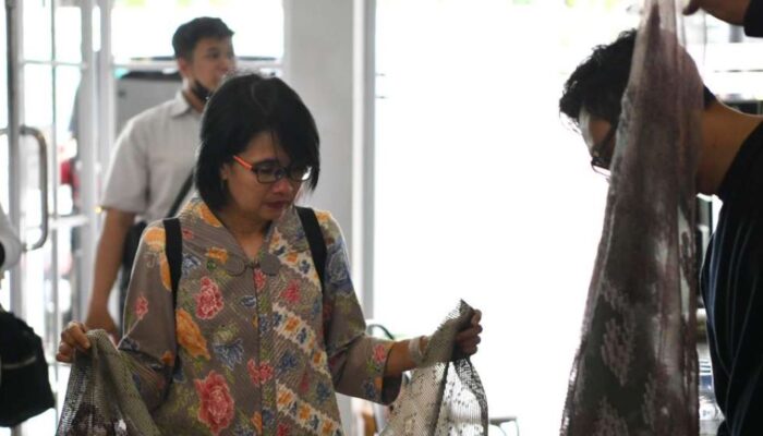 Kunjungi Sentra UMKM Garut, Amanda Soemedi: Dorong Produk Unggulan Tembus Pasar Dunia