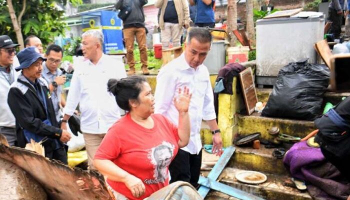 Tanggul Sungai Cikapundung Kota Bandung Jebol, Kawasan Braga Diterjang Banjir Bandang