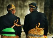 Bahasa Jawa: Sejarah, Kekayaan Sastra, dan Pengaruhnya pada Budaya Jawa