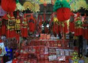 Berburu Pernak Pernik Perayaan Imlek Di kawasan Pasar Lama Kota Tangerang