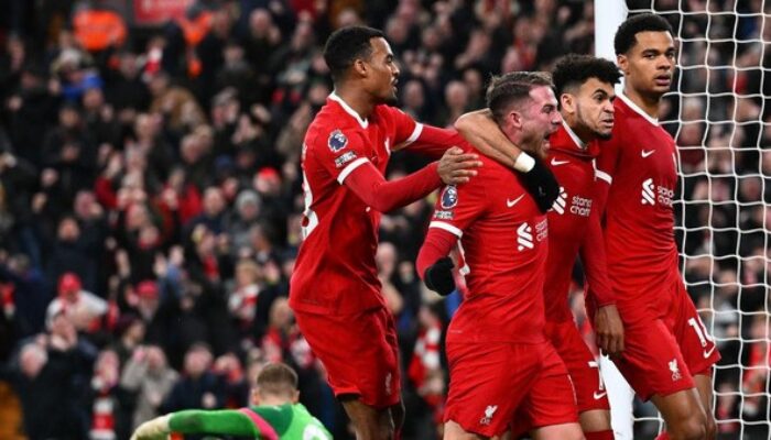 Chris Sutton Prediksi Liverpool Lebih Potensial Raih Gelar Carabao Cup