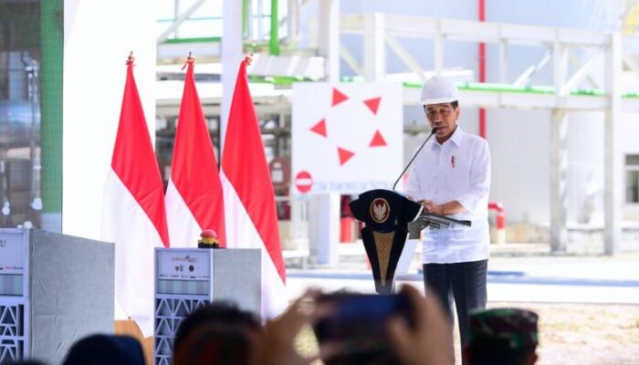 Presiden Joko Widodo Meresmikan Pabrik Amonium Nitrat PT Kaltim Amonium Nitrat di Kota Bontang, Kalimantan Timur