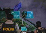 Satpol PP DKI Jakarta Serentak Turunkan Alat Peraga Kampanye (APK) di Masa Tenang Pemilu 2024