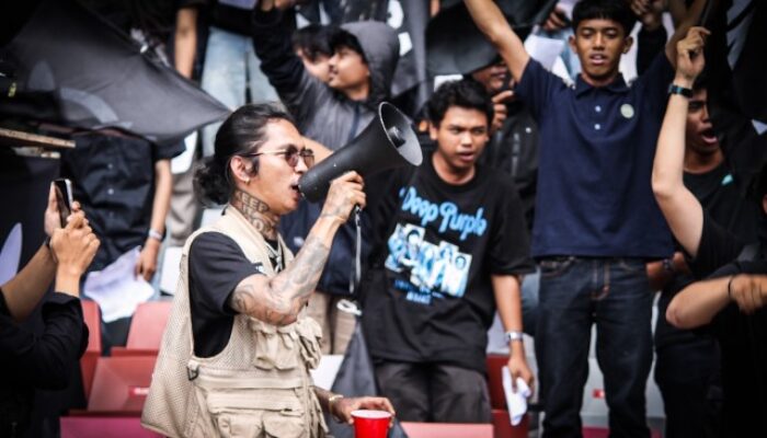 Young Lex Jadi Capo dalam Kelompok Peluru Tak Terkendali di Konser Metal Ganjar Mahfud