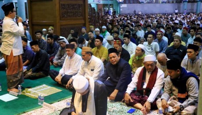 Hadiri Salat Tarawih Pertama, Ini Pesan Penjabat Wali Kota Tangerang