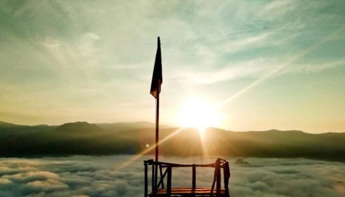 Pesona Alam Gunung Luhur: Menyaksikan Hamparan Samudera Awan di Kabupaten Lebak