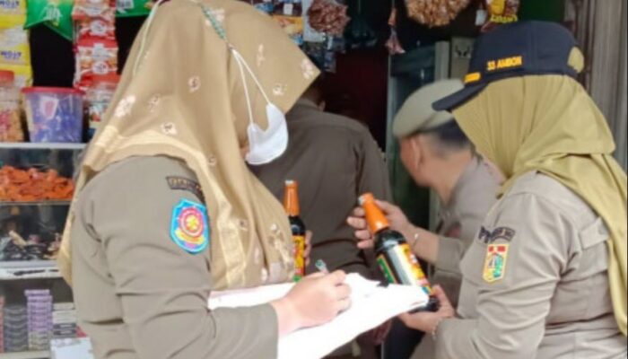 Sukses! Satpol PP Koja Amankan 80 Botol Miras dalam Razia