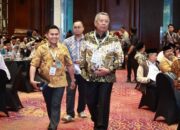 Wali Kota Tangerang Selatan Benyamin Davnie Raih Penghargaan Kepedulian Zakat di Baznas Award 2024
