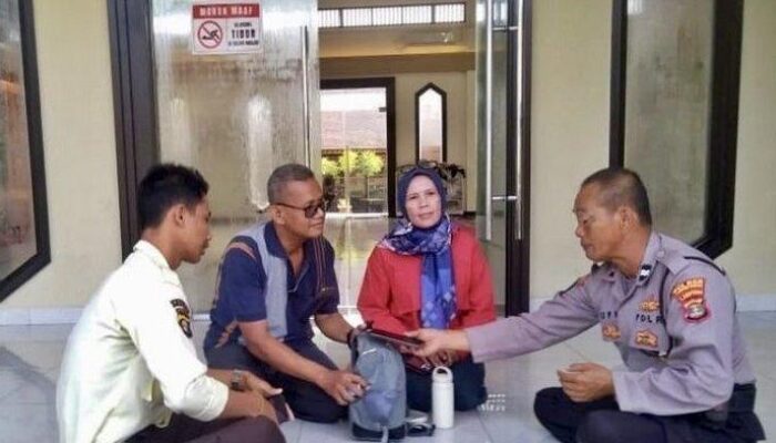 Aiptu Supriyanto Diberi Beasiswa Sekolah Perwira Usai Temukan Tas Berisi Rp100 Juta Milik Pemudik