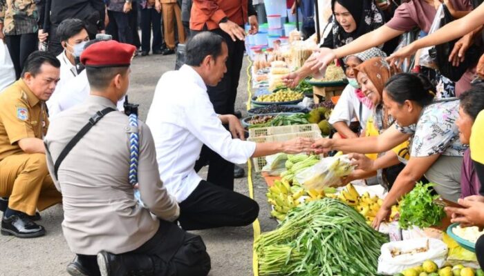 Kunjungan Presiden Jokowi ke Pasar Muara Bungo: Pentingnya Perbaikan Infrastruktur dan Ekonomi Lokal