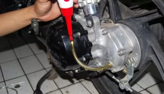 Bukan Cuma Oli Mesin, Oli Gardan Pada Motor Matic Jangan Diabaikan