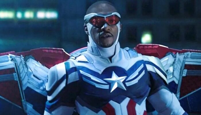 Captain America: Brave New World, Falcon Kenakan Kostum Baru