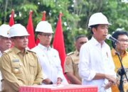 Presiden Jokowi Resmikan Inpres Jalan Daerah di Muna Barat