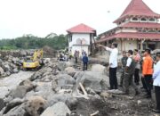 Presiden Jokowi Tinjau Area Terdampak Bencana Longsor dan Banjir Bandang di Sumatra Barat