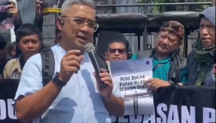 Aksi Massa di Depan DPR RI: Tuntutan Revisi UU Penyiaran