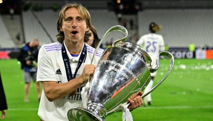 Luka Modric Perpanjang Kontrak dengan Real Madrid