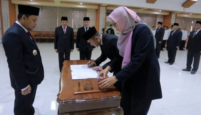 Pelantikan 8 Pejabat Struktural Pemkot Tangerang, Dr.Nurdin: Tingkatkan Pelayanan Publik