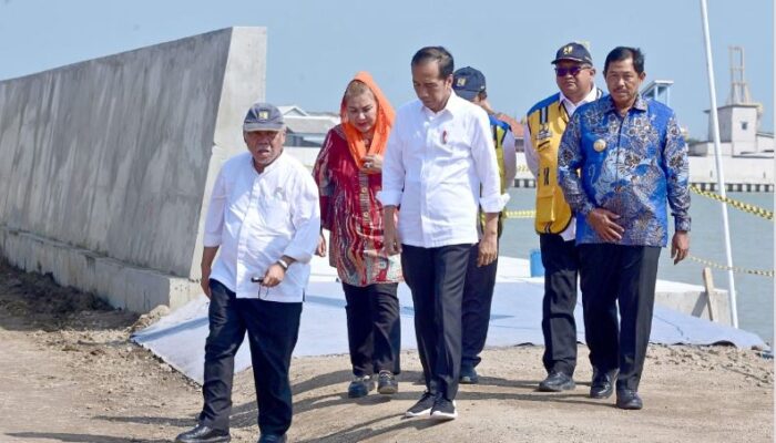 Peninjauan Proyek Pengendalian Banjir Rob di Tambak Lorok oleh Presiden Jokowi