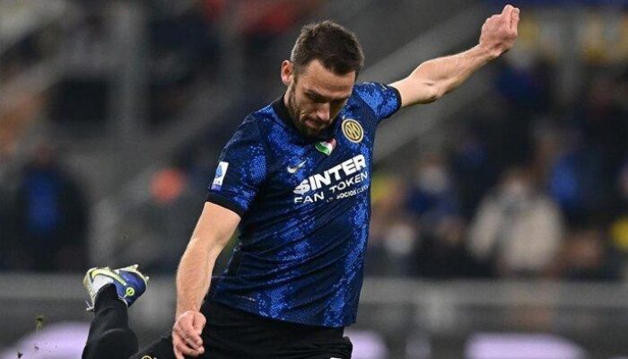 Al-Ittihad Tertarik Boyong Bek Inter Milan Stefan de Vrij