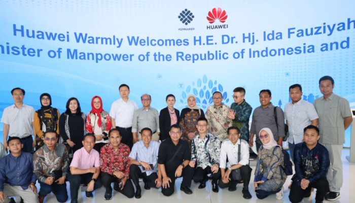 Apresiasi Menaker Ida Fauziyah terhadap Kepatuhan Huawei di Indonesia