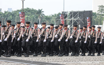 Presiden-Jokowi-Jadi-Inspektur-Upacara-HUT-Bhayangkara-ke-78-7