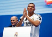 Kylian Mbappe Kenakan Nomor 9 di Real Madrid