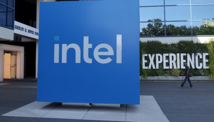 Intel Pangkas 15% Tenaga Kerja dan Tangguhkan Dividen di Tengah Restrukturisasi