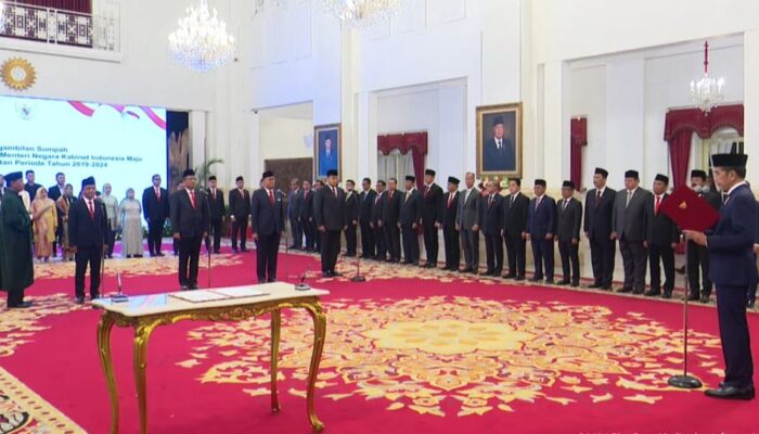 Presiden Jokowi Lantik Tiga Menteri dan Satu Wakil Menteri Baru