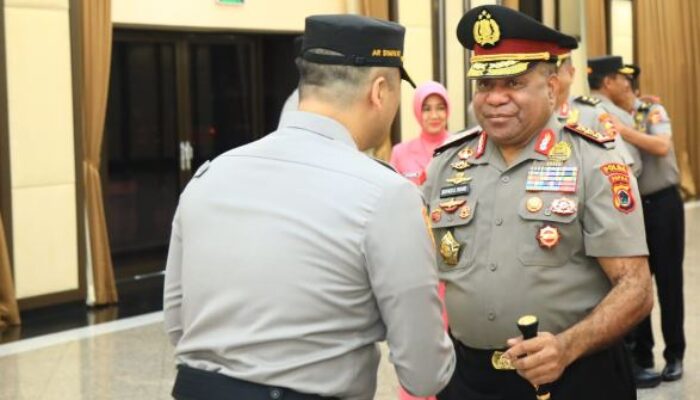 Kapolda Papua Mathius D Fakhiri Naik Pangkat Jadi Komjen